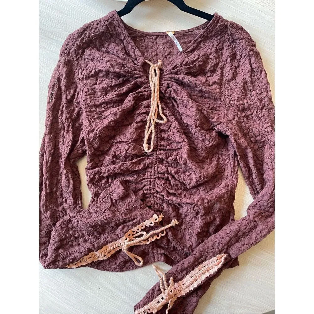 Free People - Lace top/blouse Long sleeve Ruching front size L